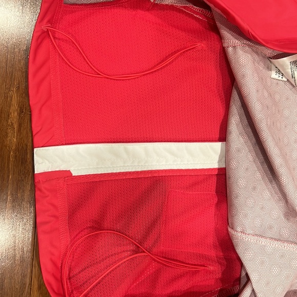 Women’s Adidas lightweight zippered jacket with thumb holes. Size M, new w/o tag - Picture 8 of 9